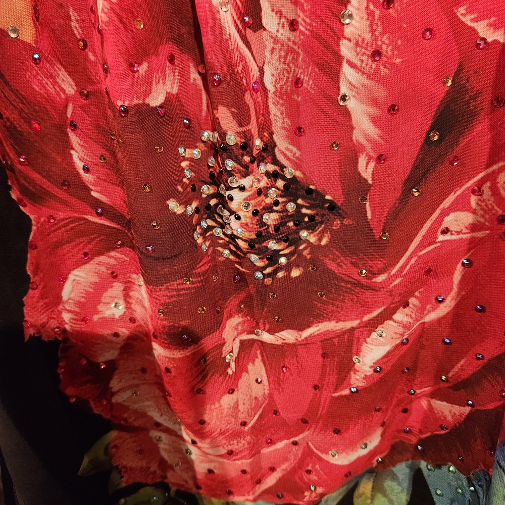 Simply Emma 2X, Black and Red shear Floral Blouse - Picture 5 of 7